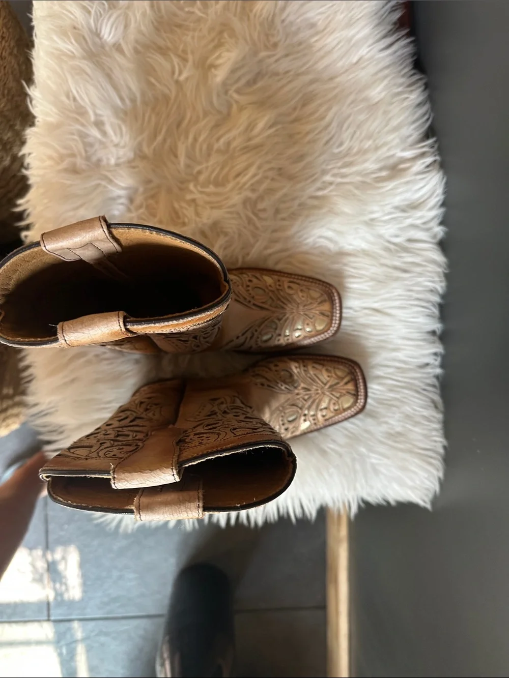 Corral Tan Leather Kids Western Boots with Decorative Cutouts Nv been worn!